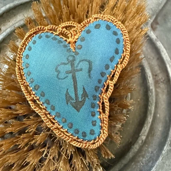 Vintage Handmade Nautical Heart Embroidered Art Pendant - Picture 7 of 10